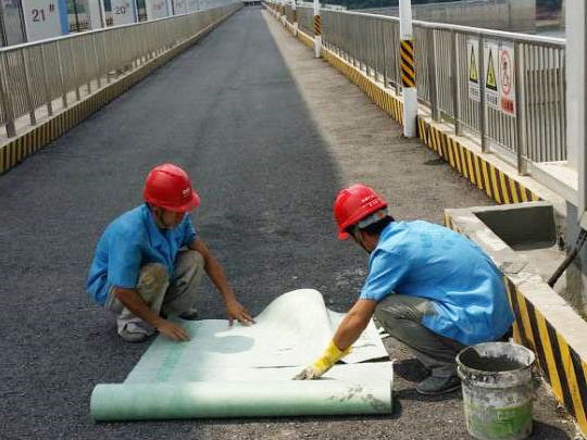 路面水溝防水